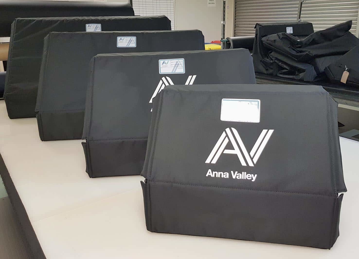 Anna Valley Hide bags